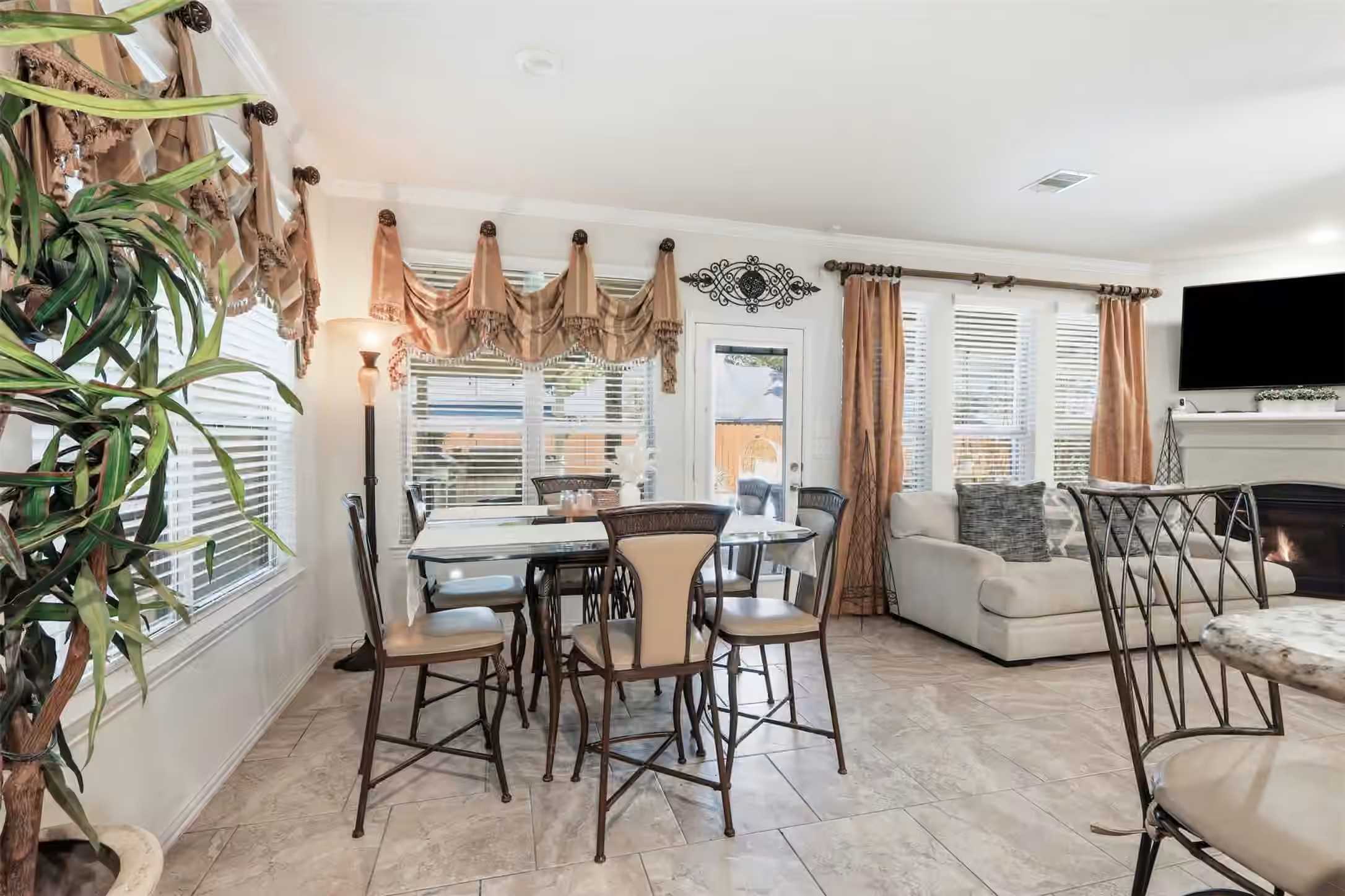 Photo 7 of 802 S Chamfer Way, Crosby, TX