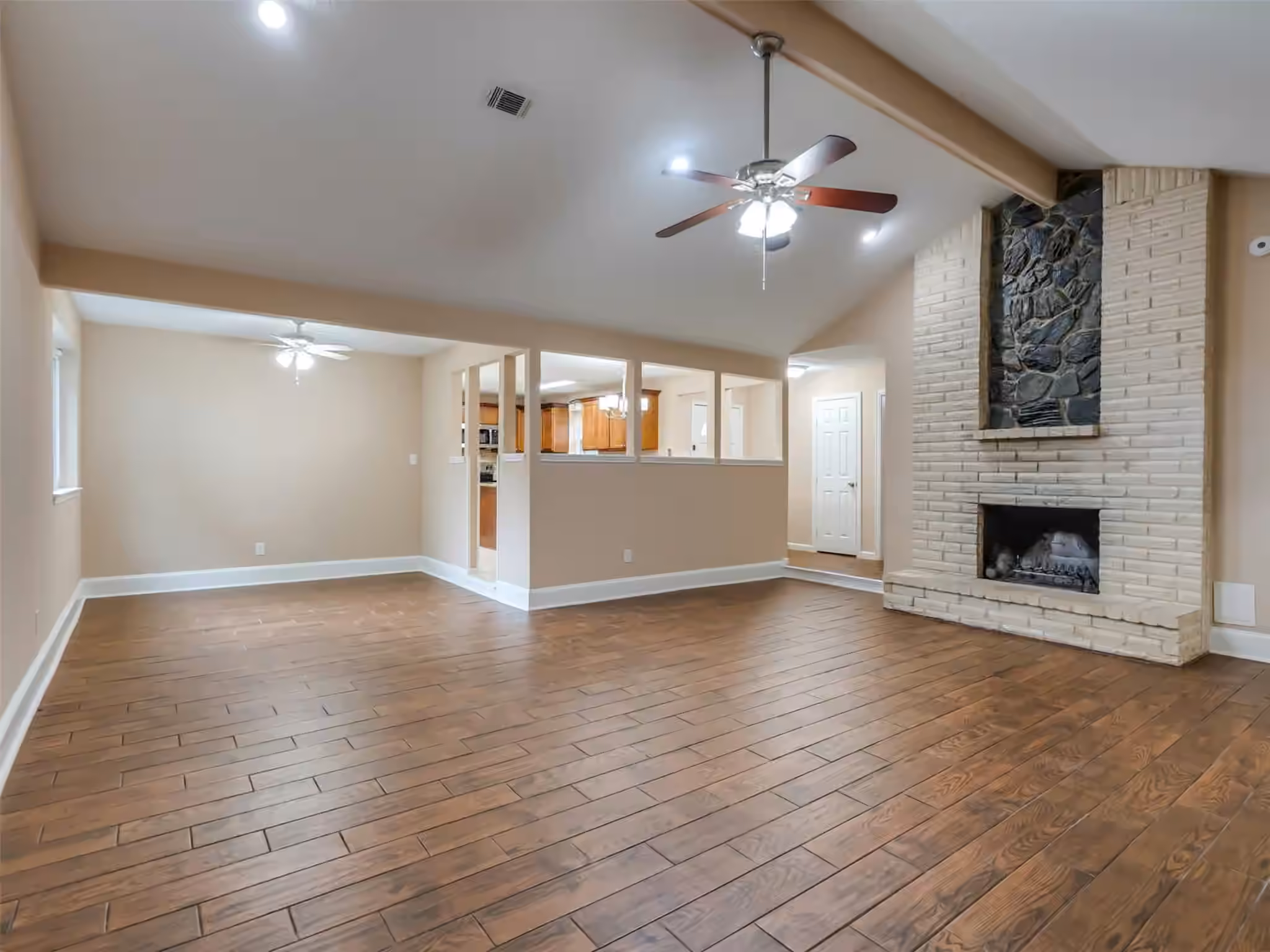 Photo 6 of 1418 Barrowgate Dr, Sugar Land, TX