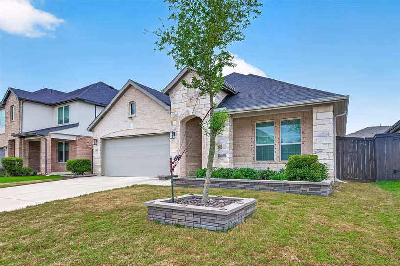 Photo 2 of 2207 Cool Greens Street, Richmond, TX