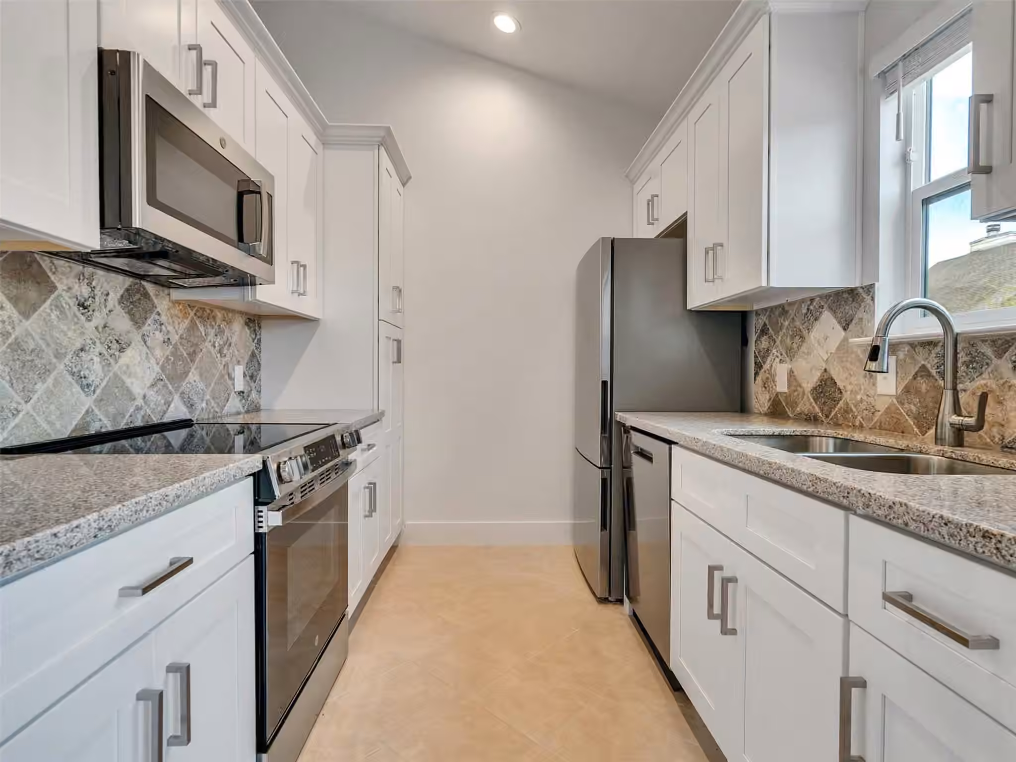 Photo 4 of 2829 Timmons Lane 204, Houston, TX