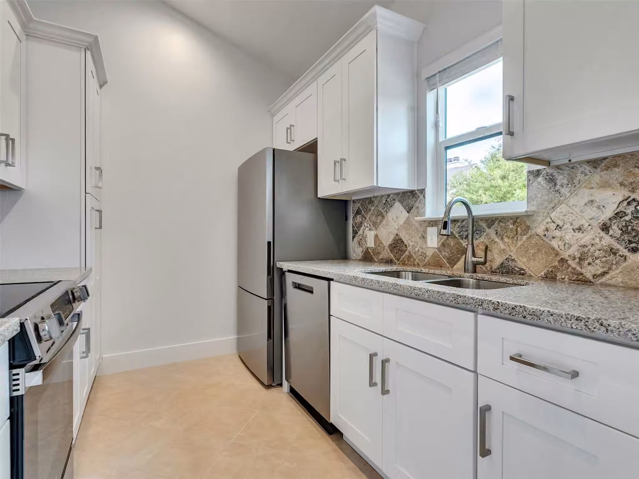 Photo 6 of 2829 Timmons Lane 204, Houston, TX