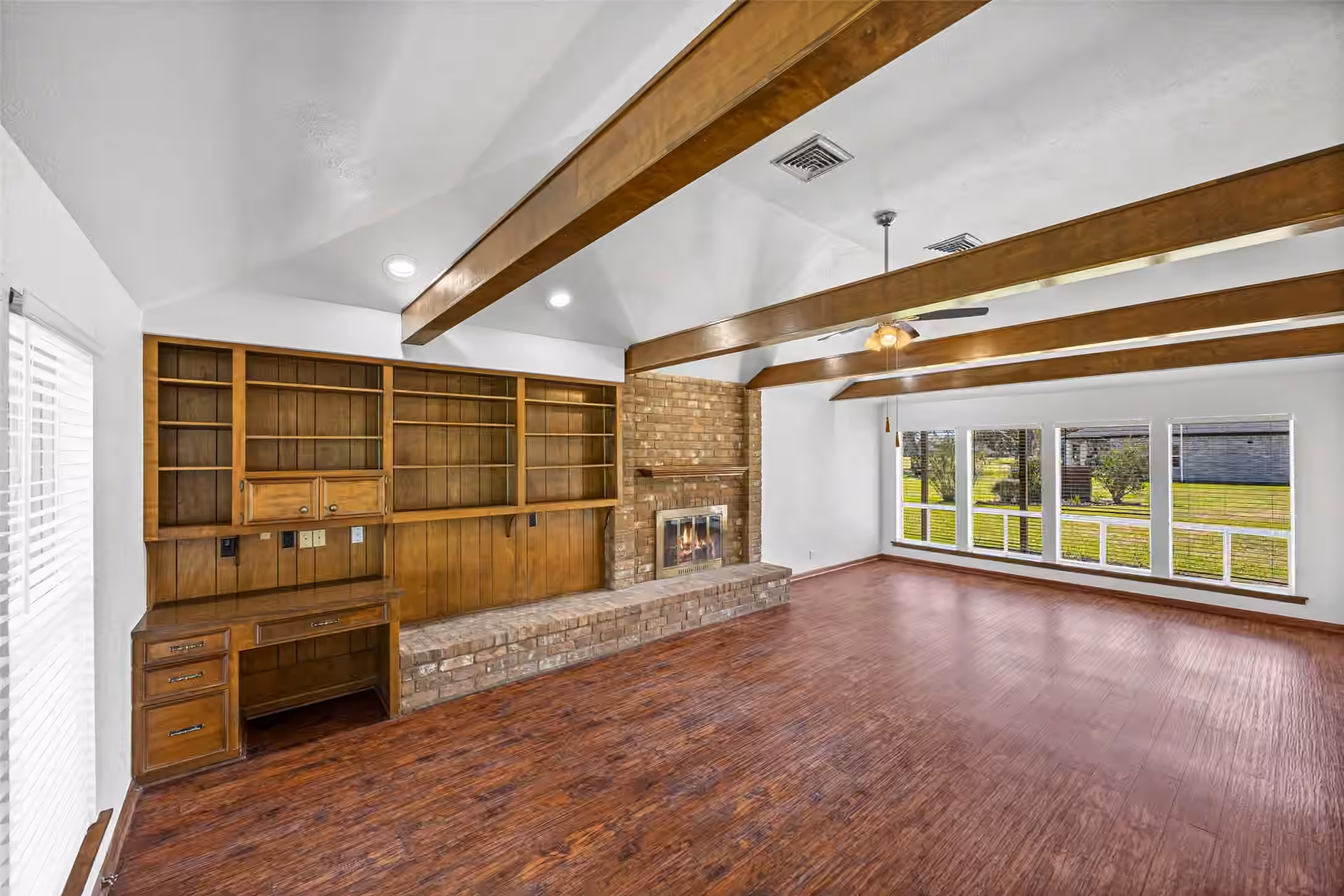 Photo 6 of 2348 Shalmar Drive, West Columbia, TX