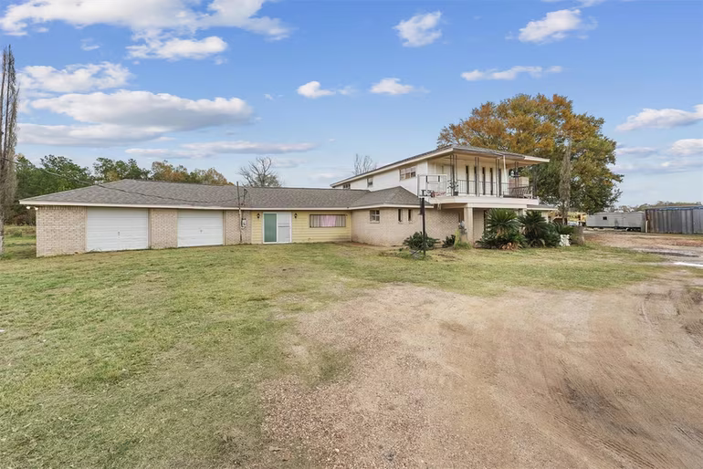 Photo of 850 County Road 2145, Cleveland, TX 77327