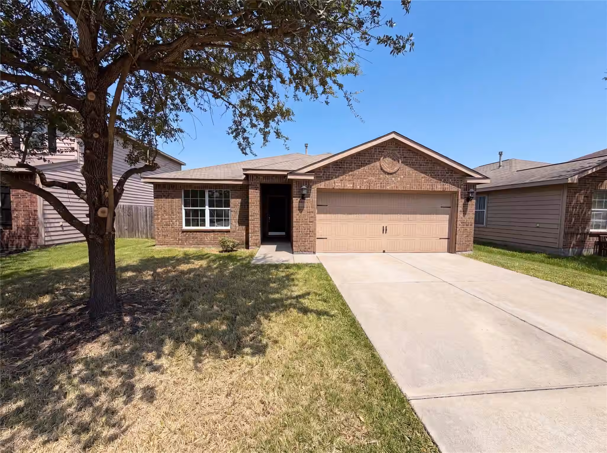 Photo of 907 Amaryllis Road, Baytown, TX 77521
