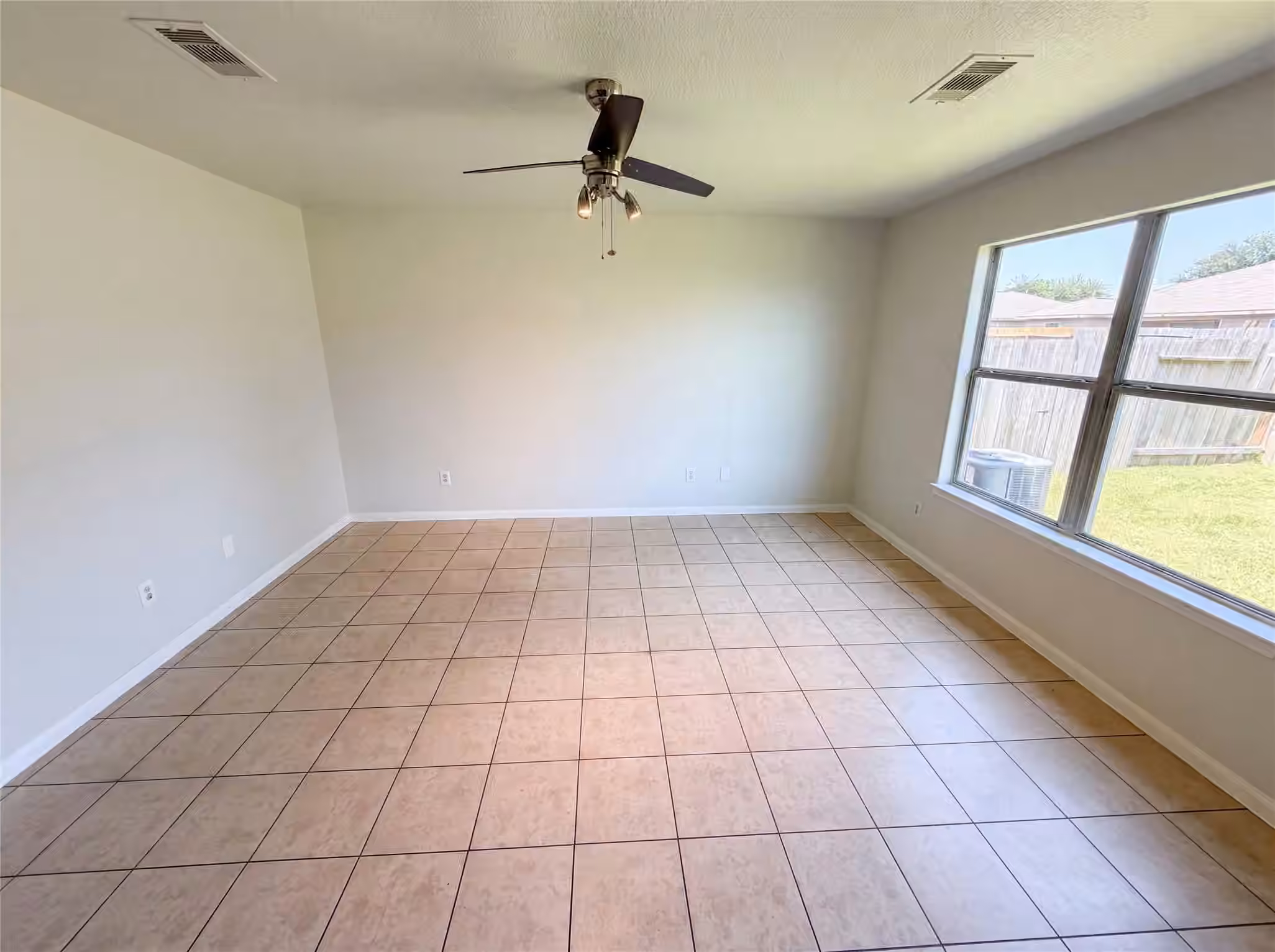 Photo 3 of 907 Amaryllis Road, Baytown, TX