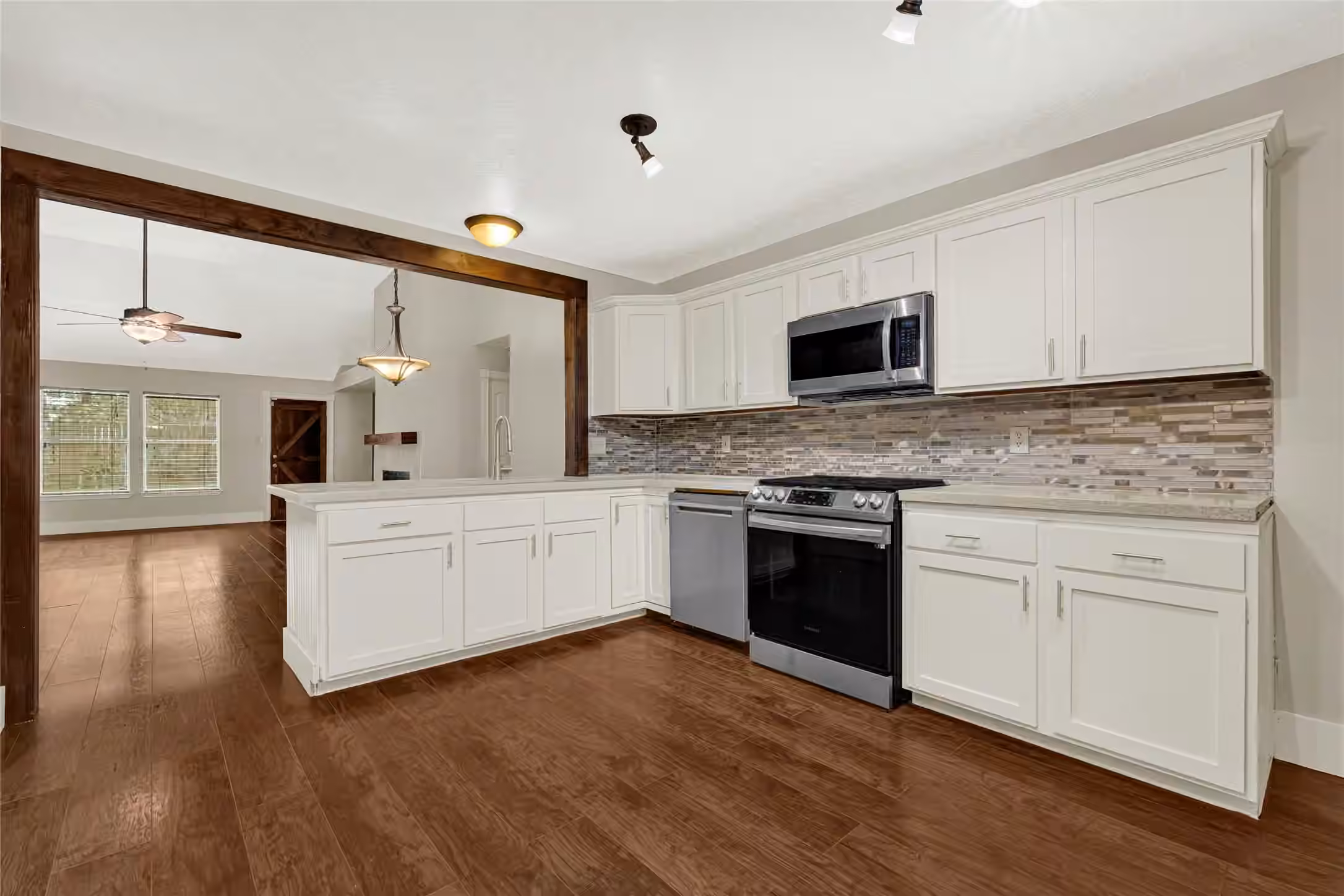 Photo 5 of 19223 Bristlestar Drive, Katy, TX