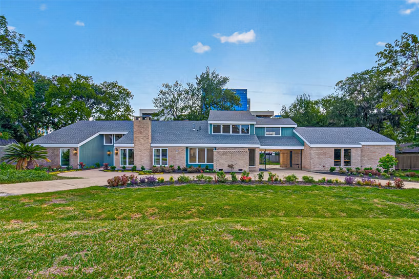 Photo 2 of 1202 Briar Bayou Drive, Houston, TX