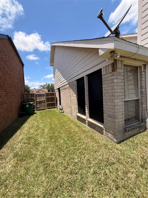 Photo 3 of 8518 Scenic Green Drive, Houston, TX