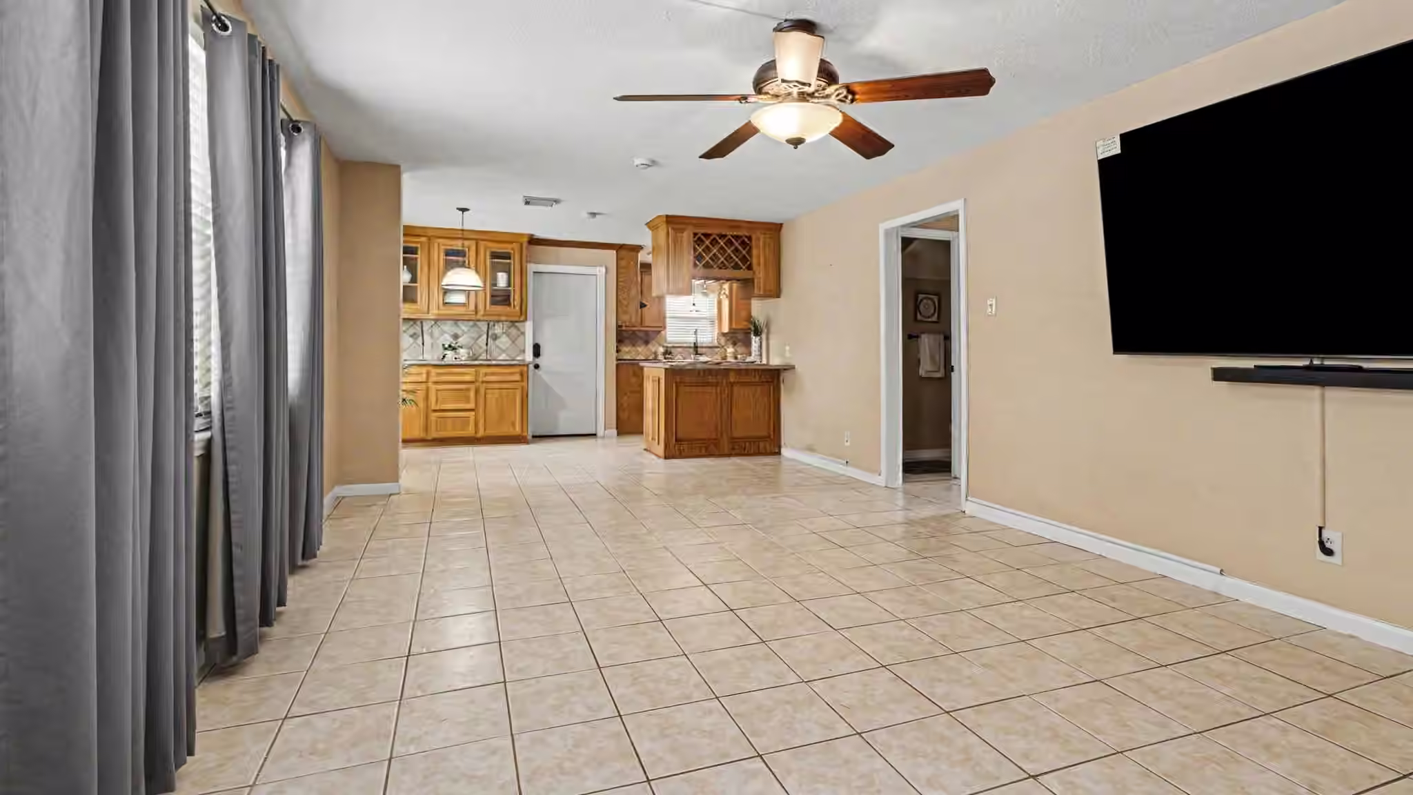 Photo 6 of 15914 Dunmoor Drive, Houston, TX