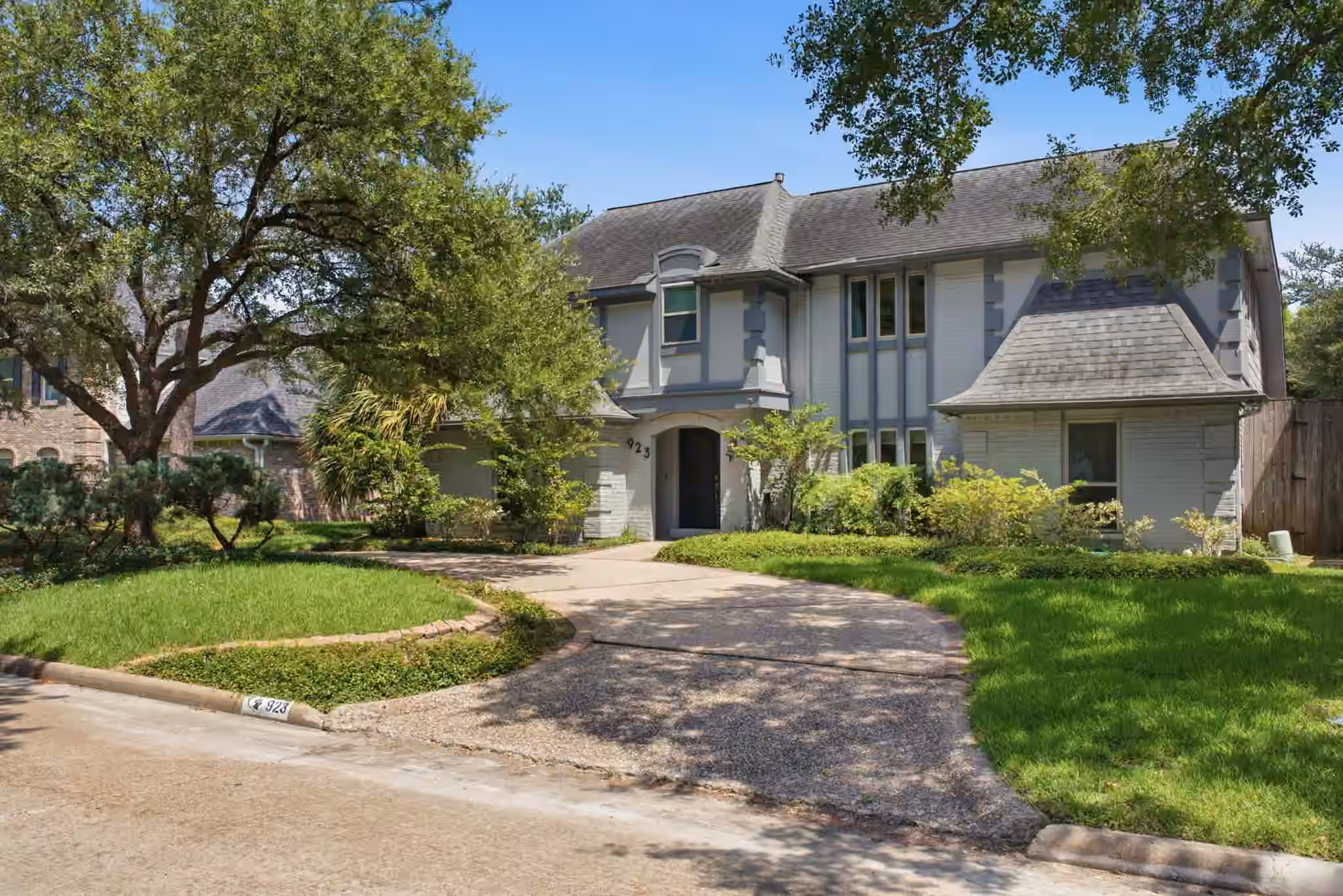 Photo of 923 Daria Drive, Houston, TX