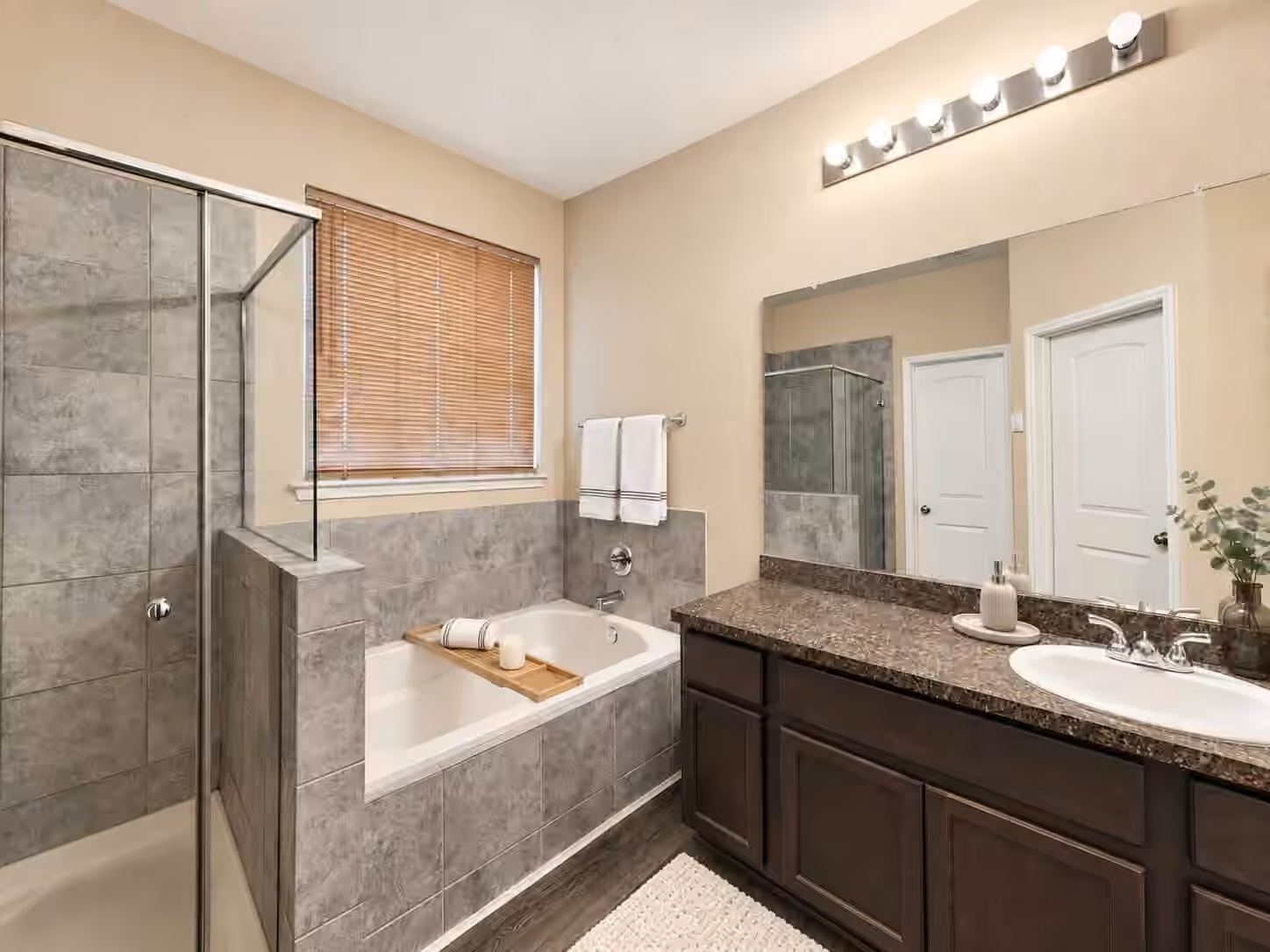 Photo 5 of 7447 Wheatley Gardens Drive, Houston, TX