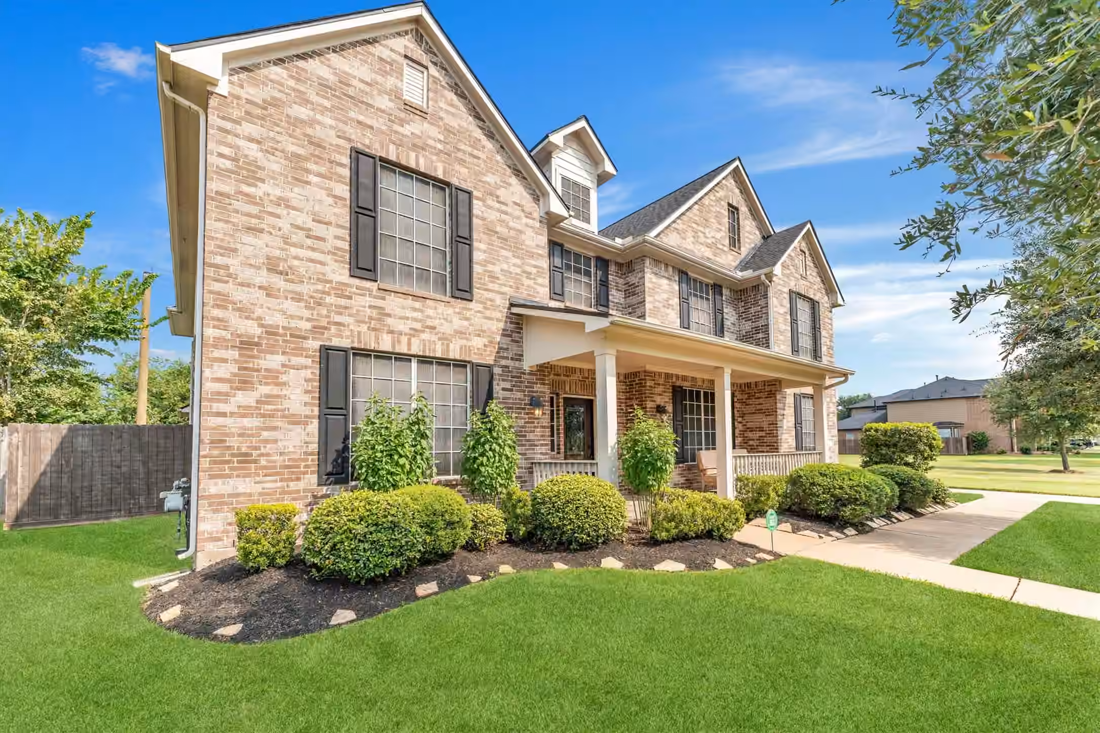 Photo 3 of 3015 Briarsage Lane, Pearland, TX