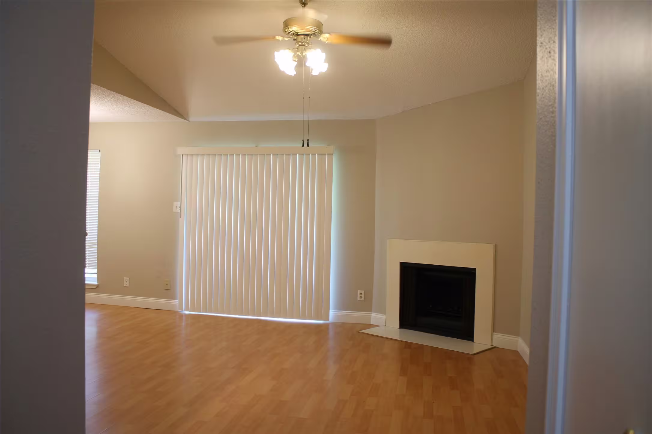 Photo 6 of 2120 El Paseo Street 2810, Houston, TX