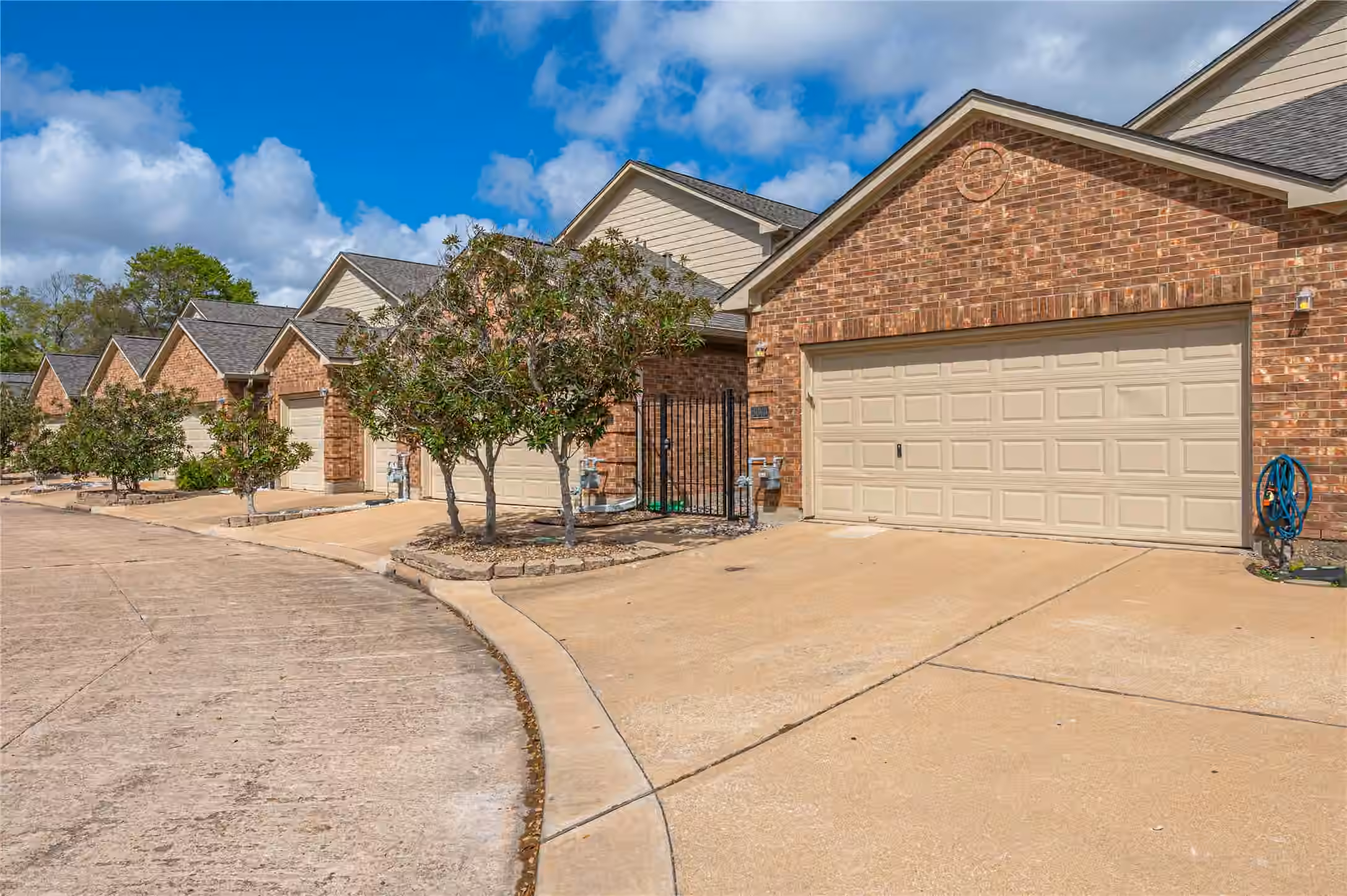 Photo 2 of 2060 Glencove Drive, Seabrook, TX