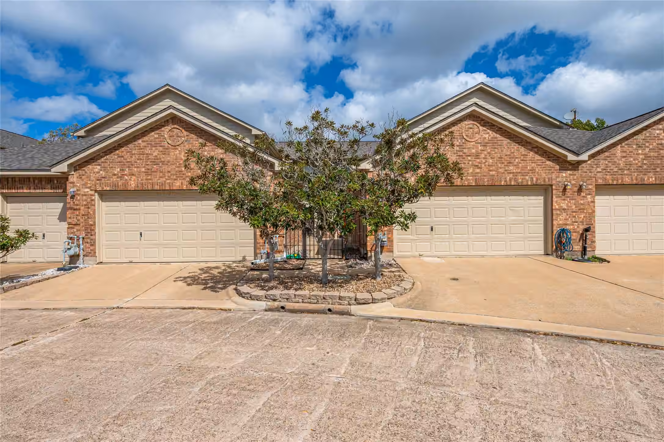Photo 3 of 2060 Glencove Drive, Seabrook, TX