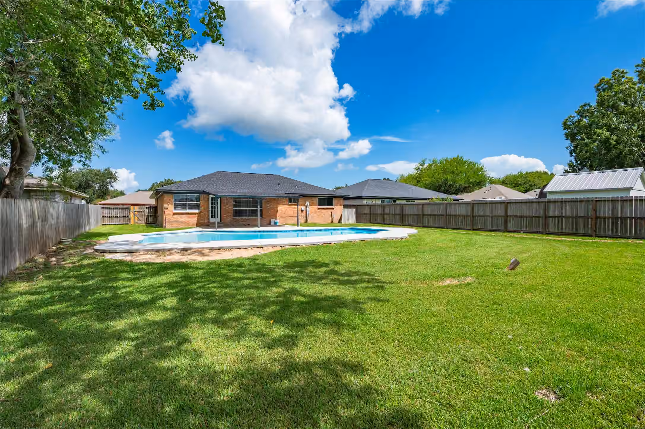 Photo 2 of 5422 Thistle Drive, Dickinson, TX