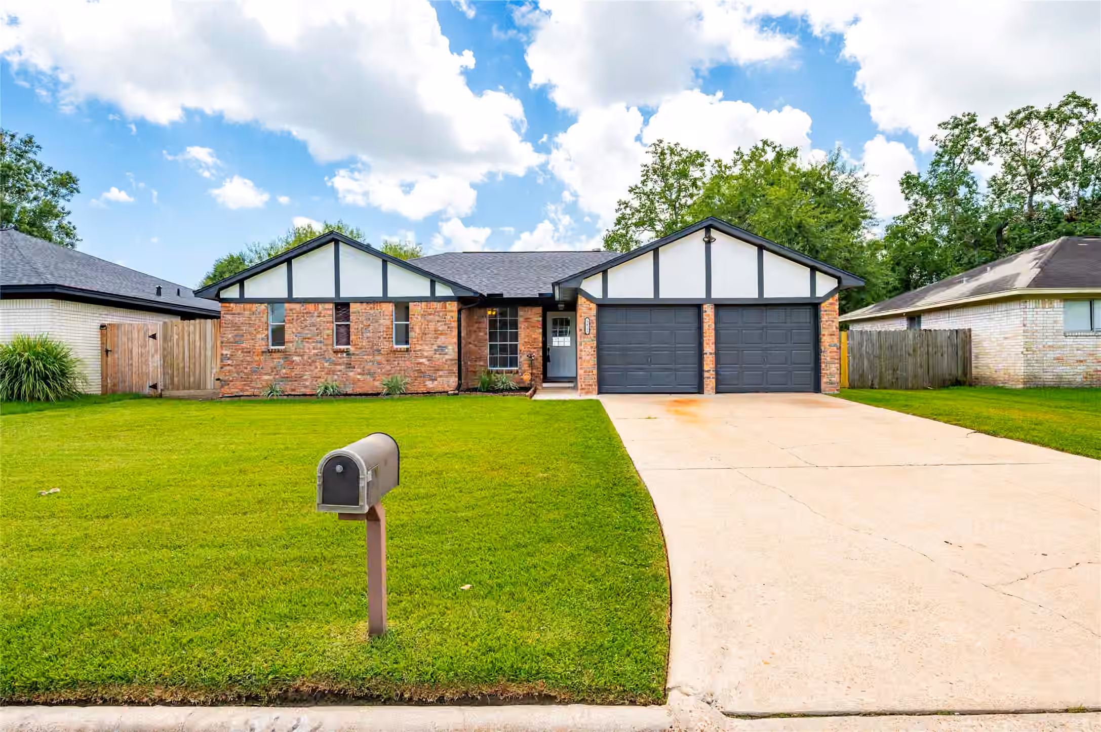 Photo 4 of 5422 Thistle Drive, Dickinson, TX