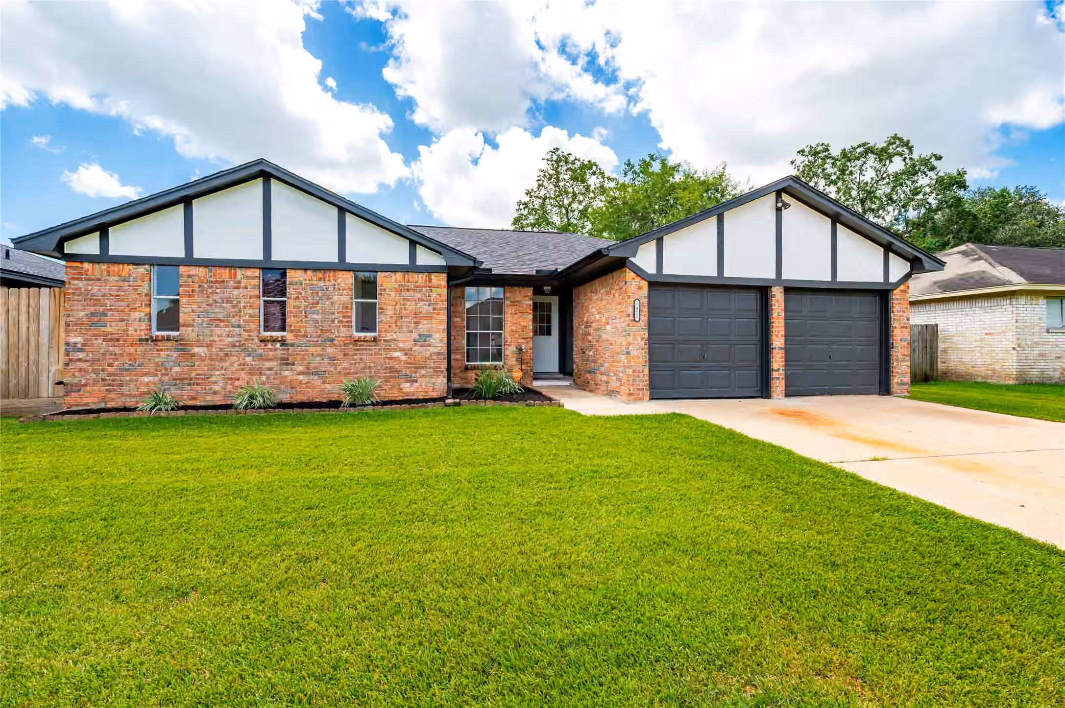 Photo 5 of 5422 Thistle Drive, Dickinson, TX