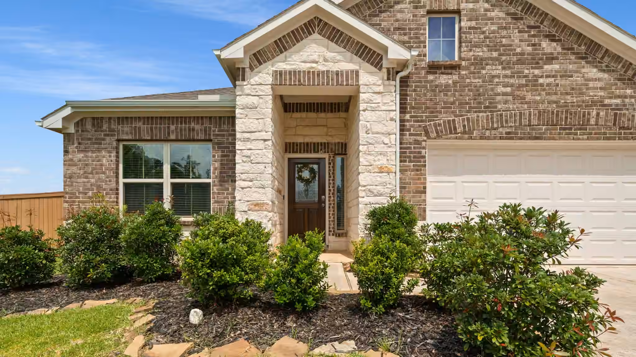 Photo 2 of 725 Yellow Birch Lane, Conroe, TX