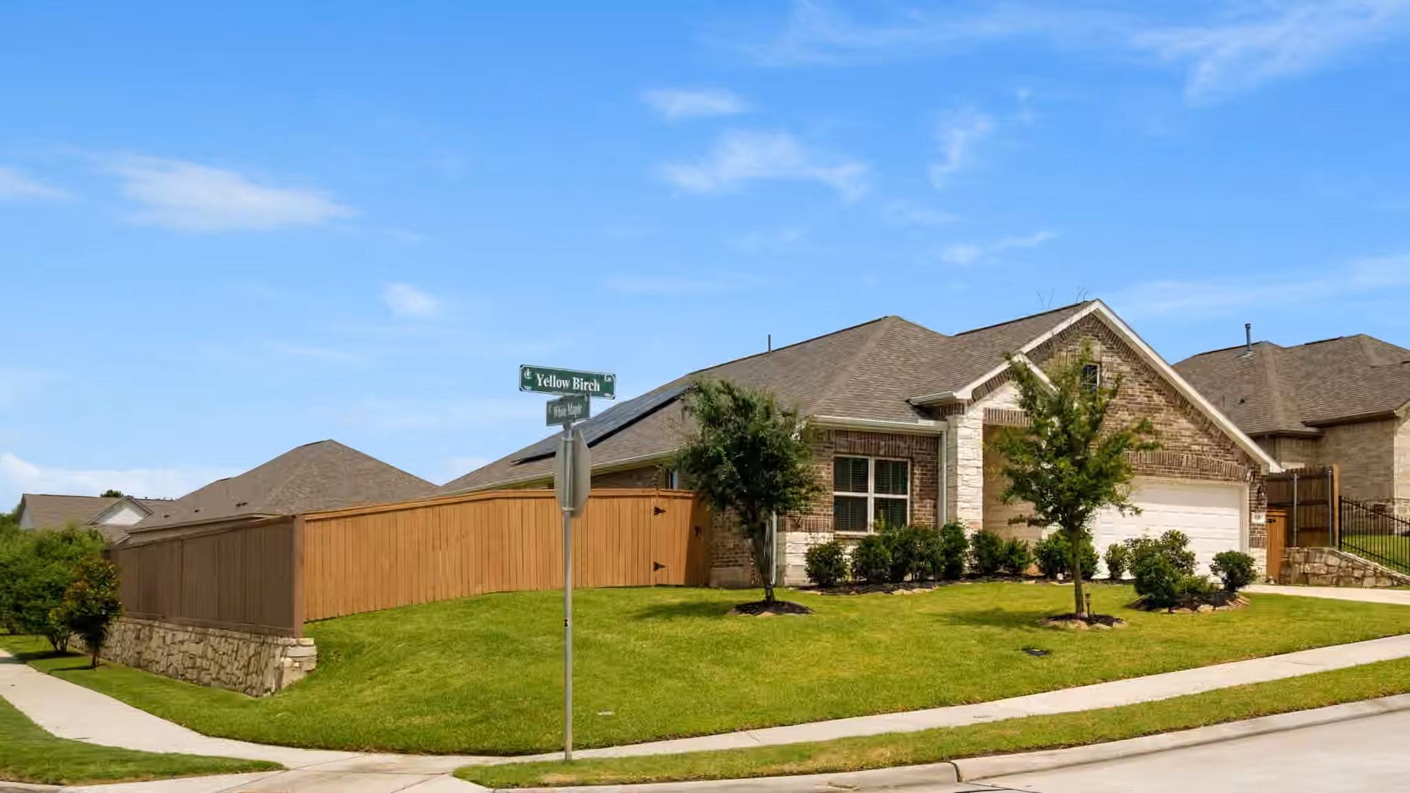 Photo 3 of 725 Yellow Birch Lane, Conroe, TX