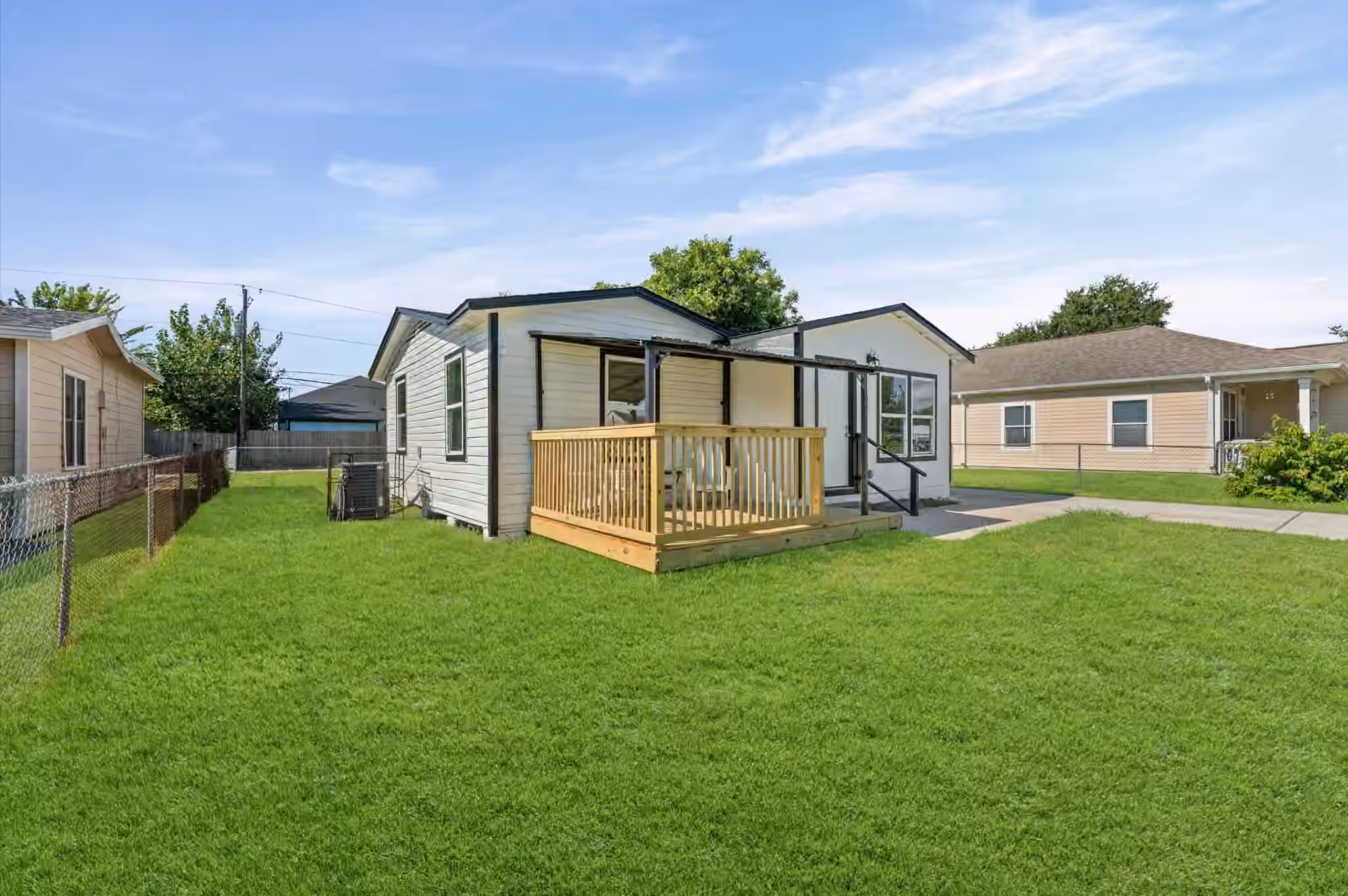 Photo of 509 17th Avenue N, Texas City, TX 77590