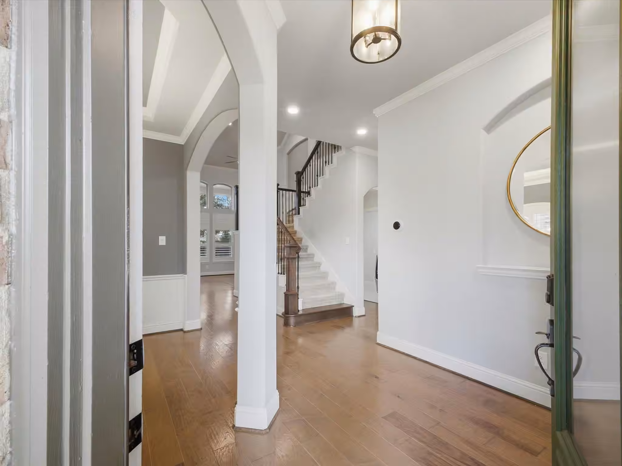 Photo 3 of 1628 Longwood Glen Lane, Friendswood, TX