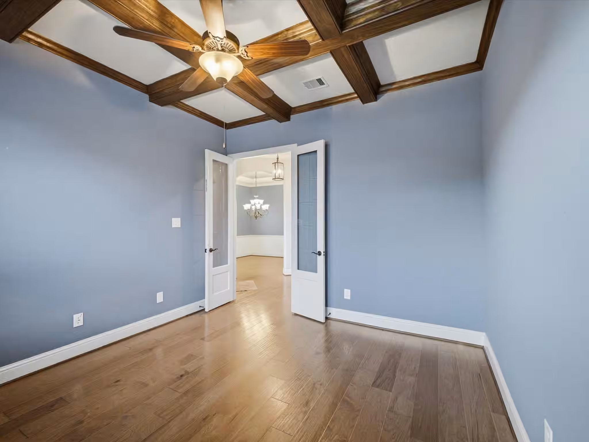 Photo 4 of 1628 Longwood Glen Lane, Friendswood, TX