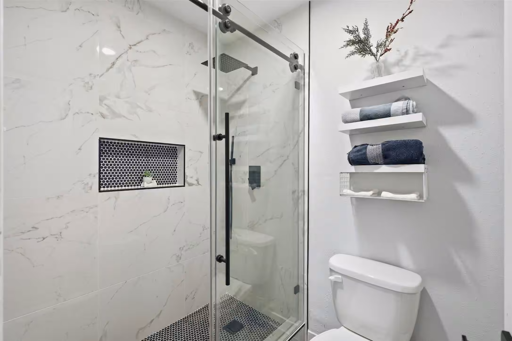 Photo 5 of 2333 Bering Drive 108, Houston, TX