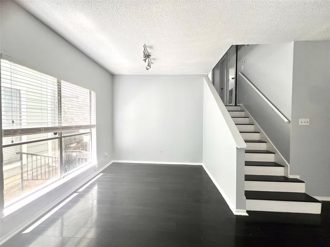Photo 4 of 3754 Tanglewilde Street 9, Houston, TX