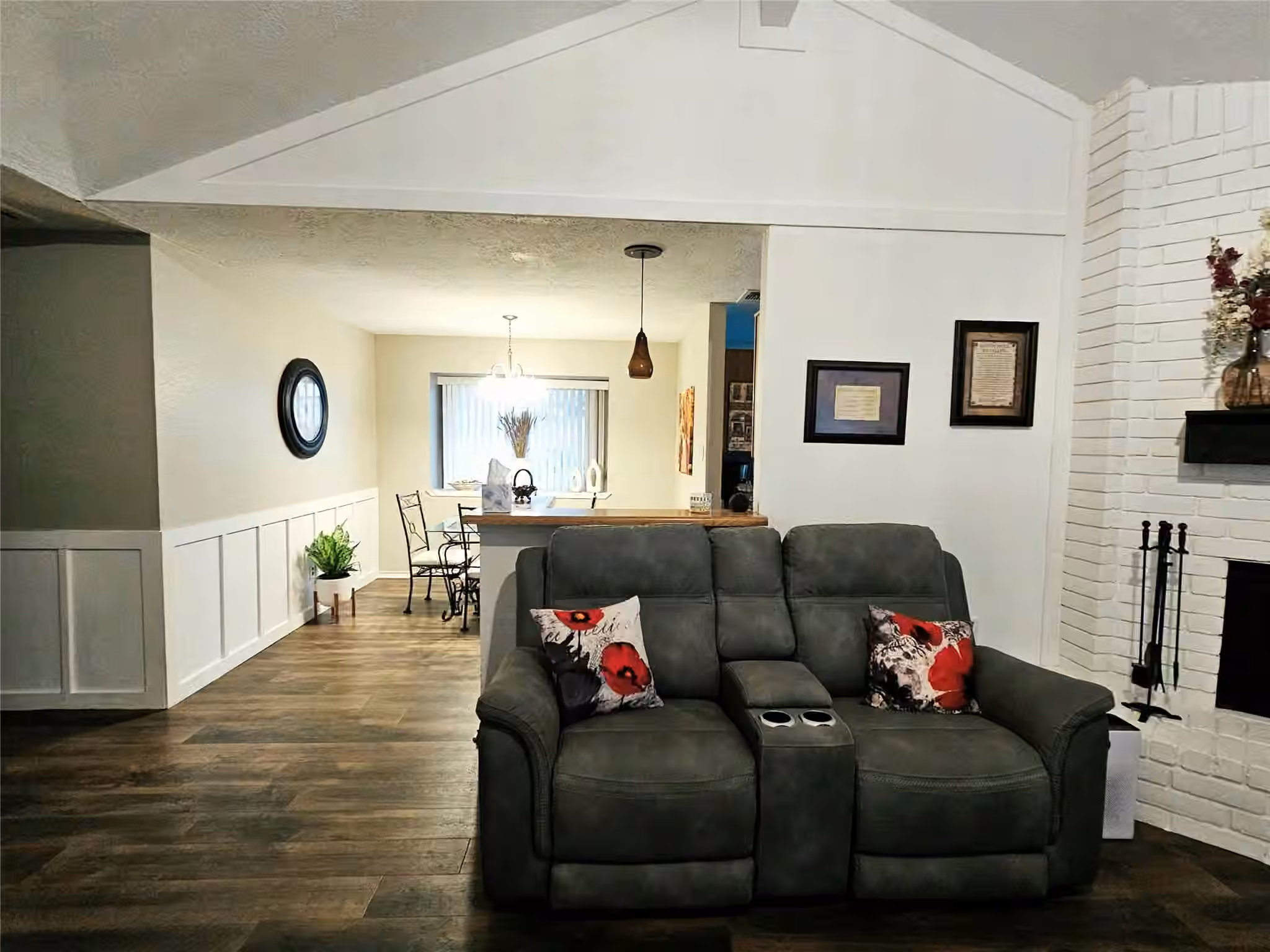 Photo 4 of 304 Cherry Court, La Porte, TX
