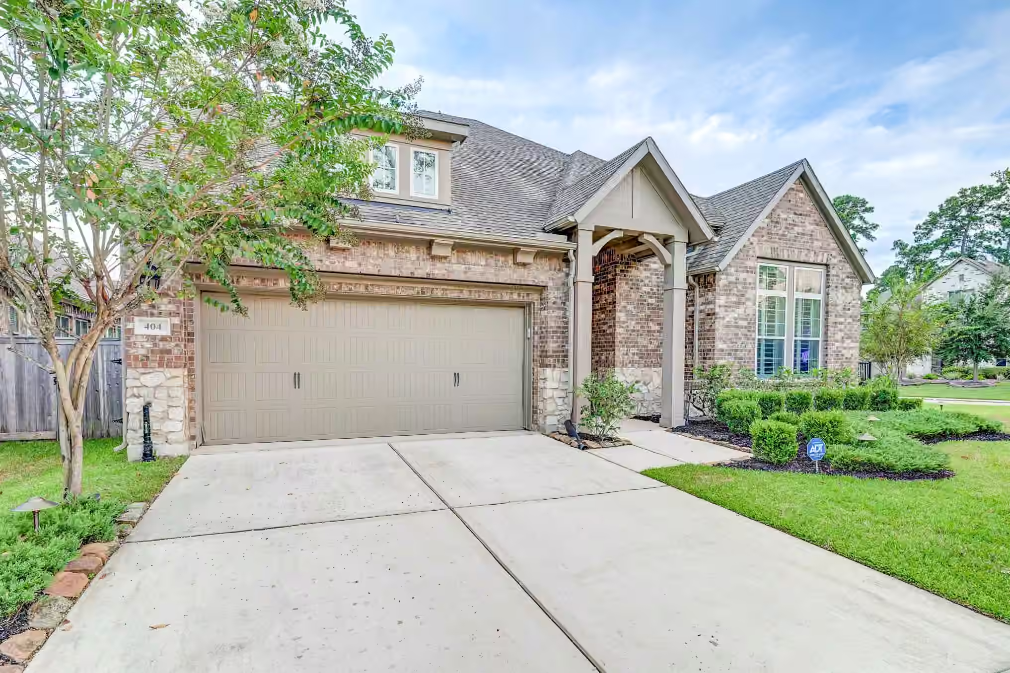 Photo 3 of 404 Summit Ridge Court, Willis, TX