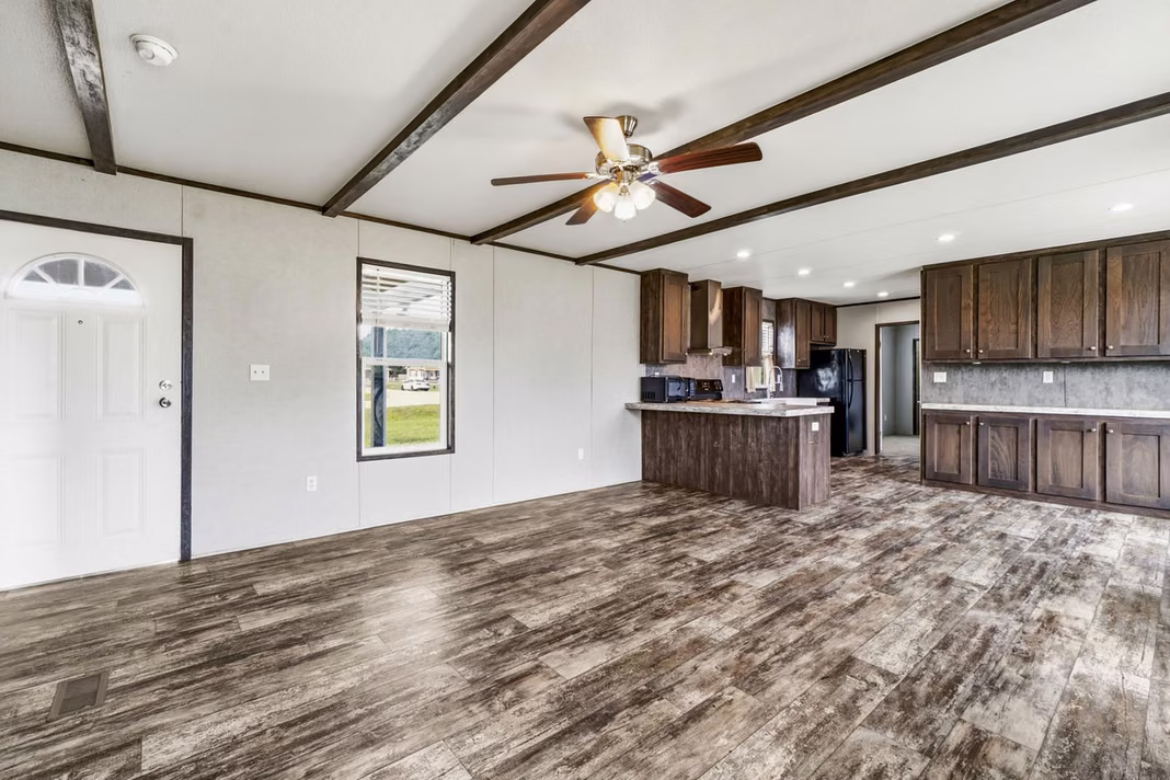 Photo 6 of 17439 Virginia City Drive, Conroe, TX
