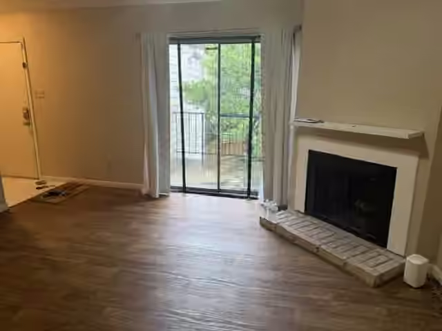 Photo 4 of 7108 N Holiday Drive, Galveston, TX
