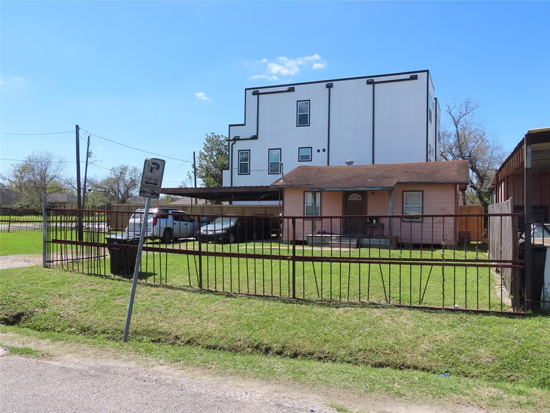 Photo of 4235 Elmwood Street, Houston, TX