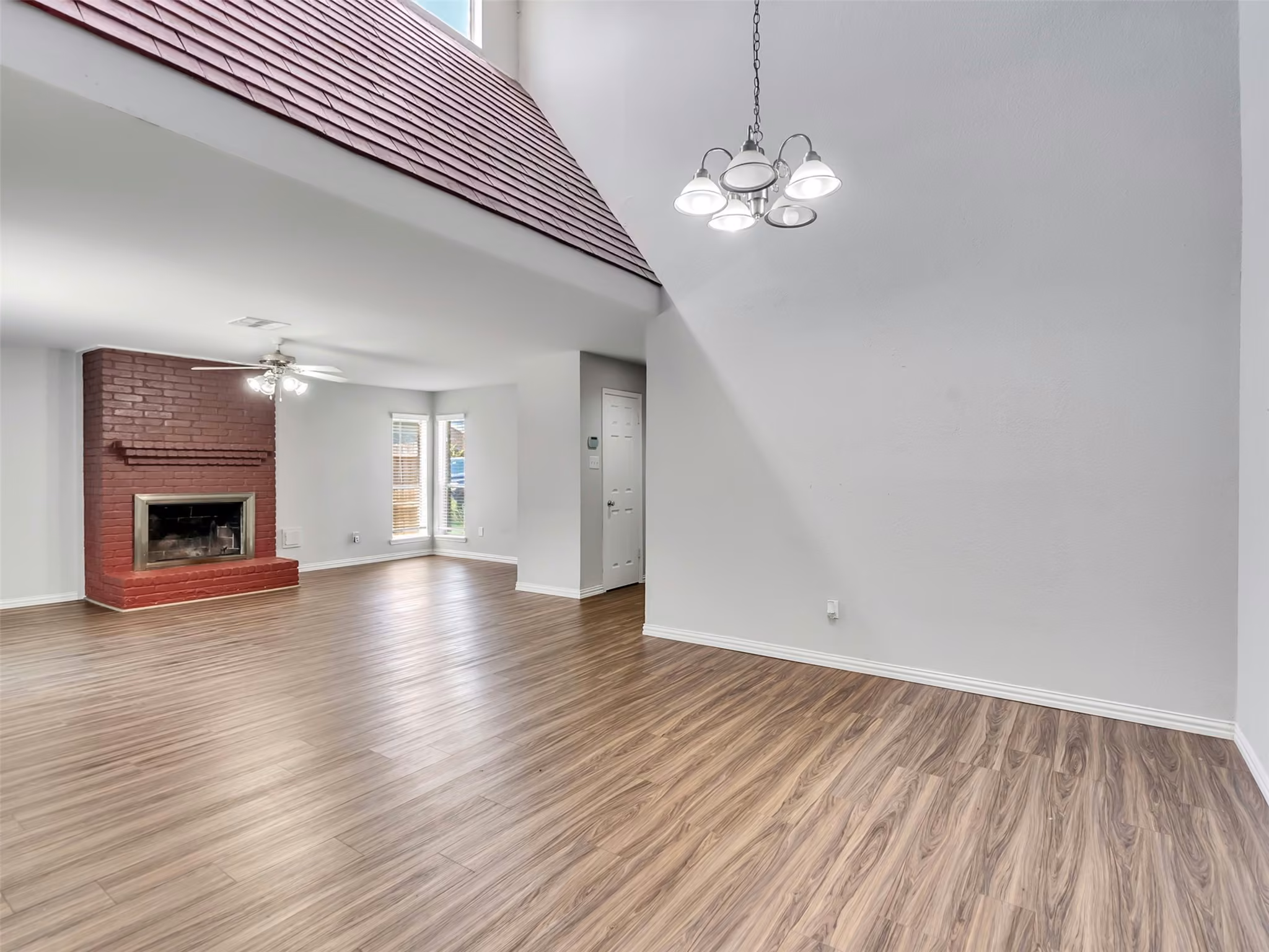 Photo 4 of 4411 Yupon Ridge Drive, Houston, TX