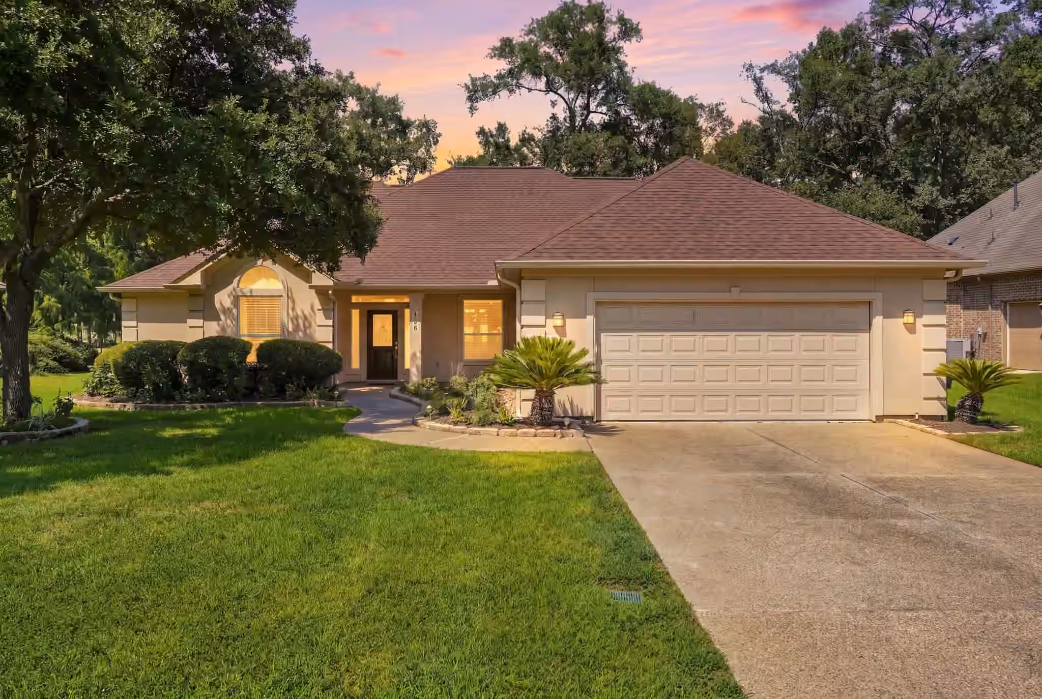 Photo of 156 April Waters Drive W, Conroe, TX 77356