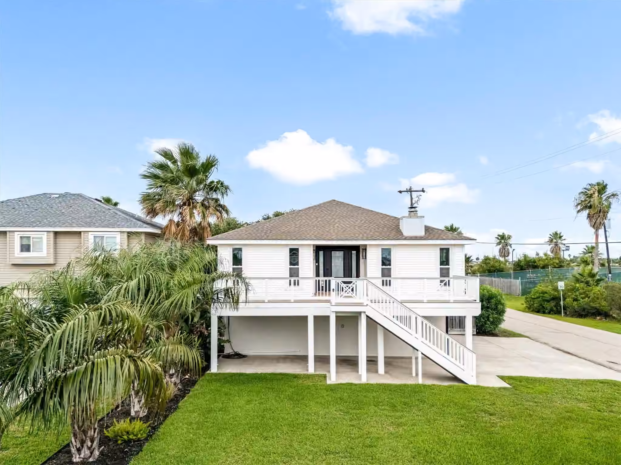 Photo 4 of 8902 Teichman Road, Galveston, TX