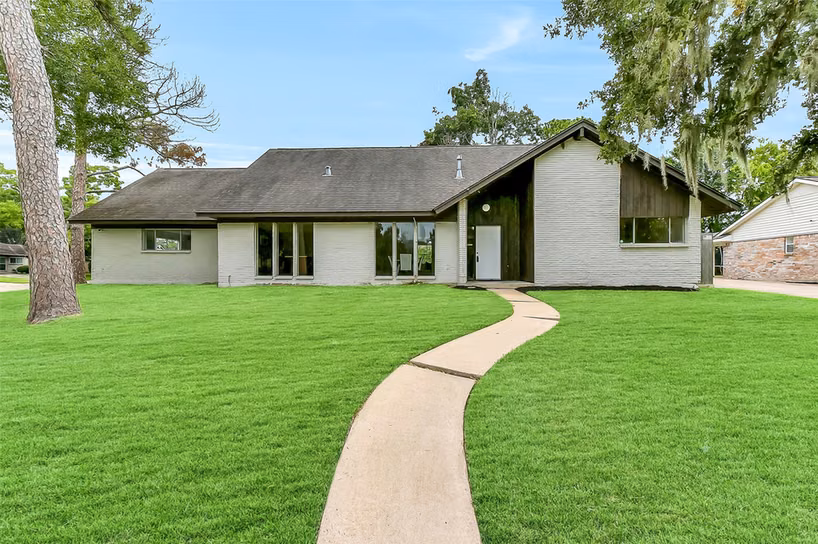 Photo of 15503 Wandering Trail, Friendswood, TX 77546