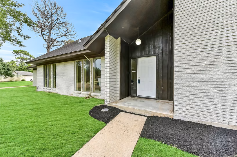 Photo 2 of 15503 Wandering Trail, Friendswood, TX