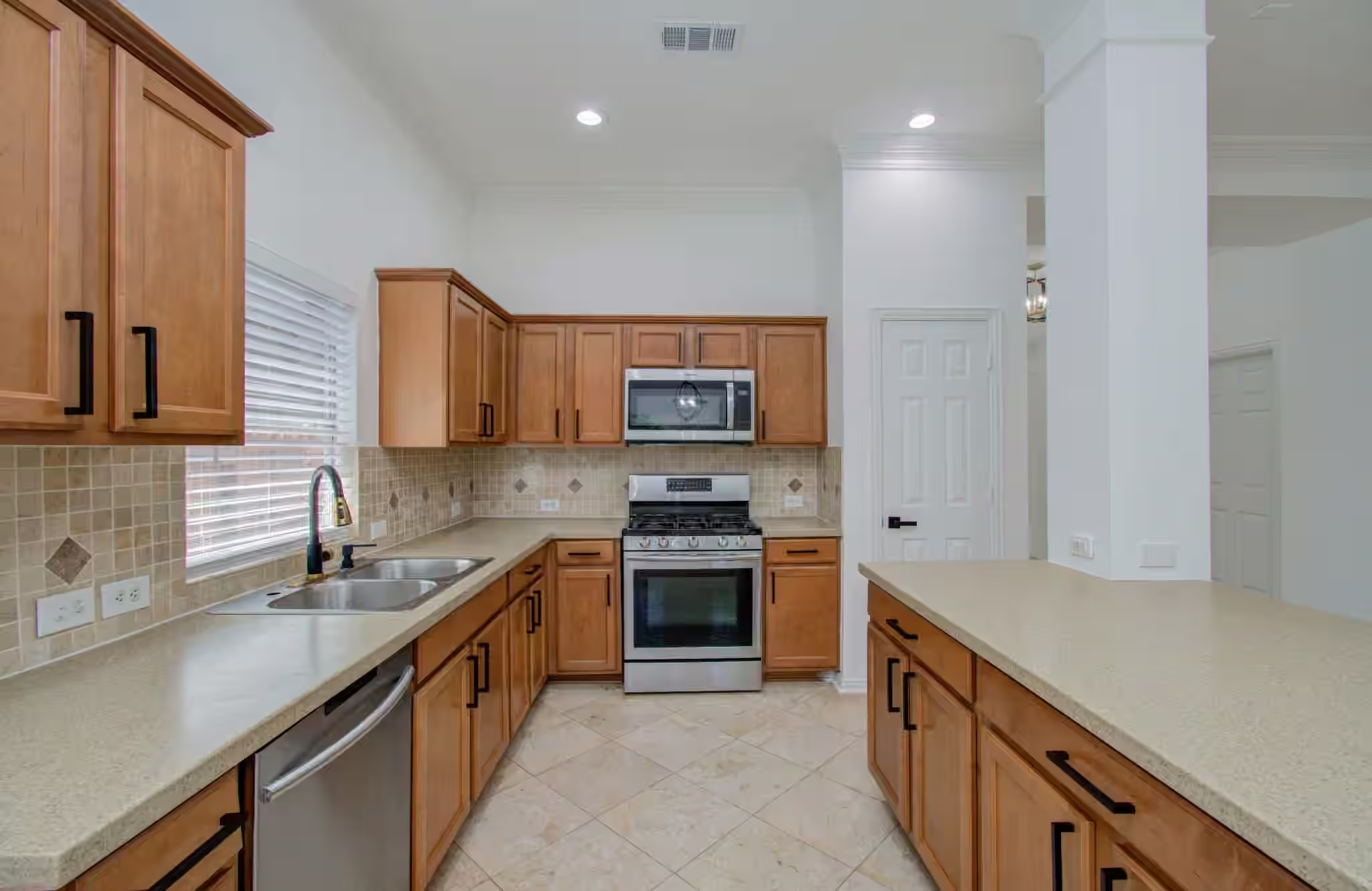Photo 7 of 18314 N Elizabeth Shore Loop, Cypress, TX