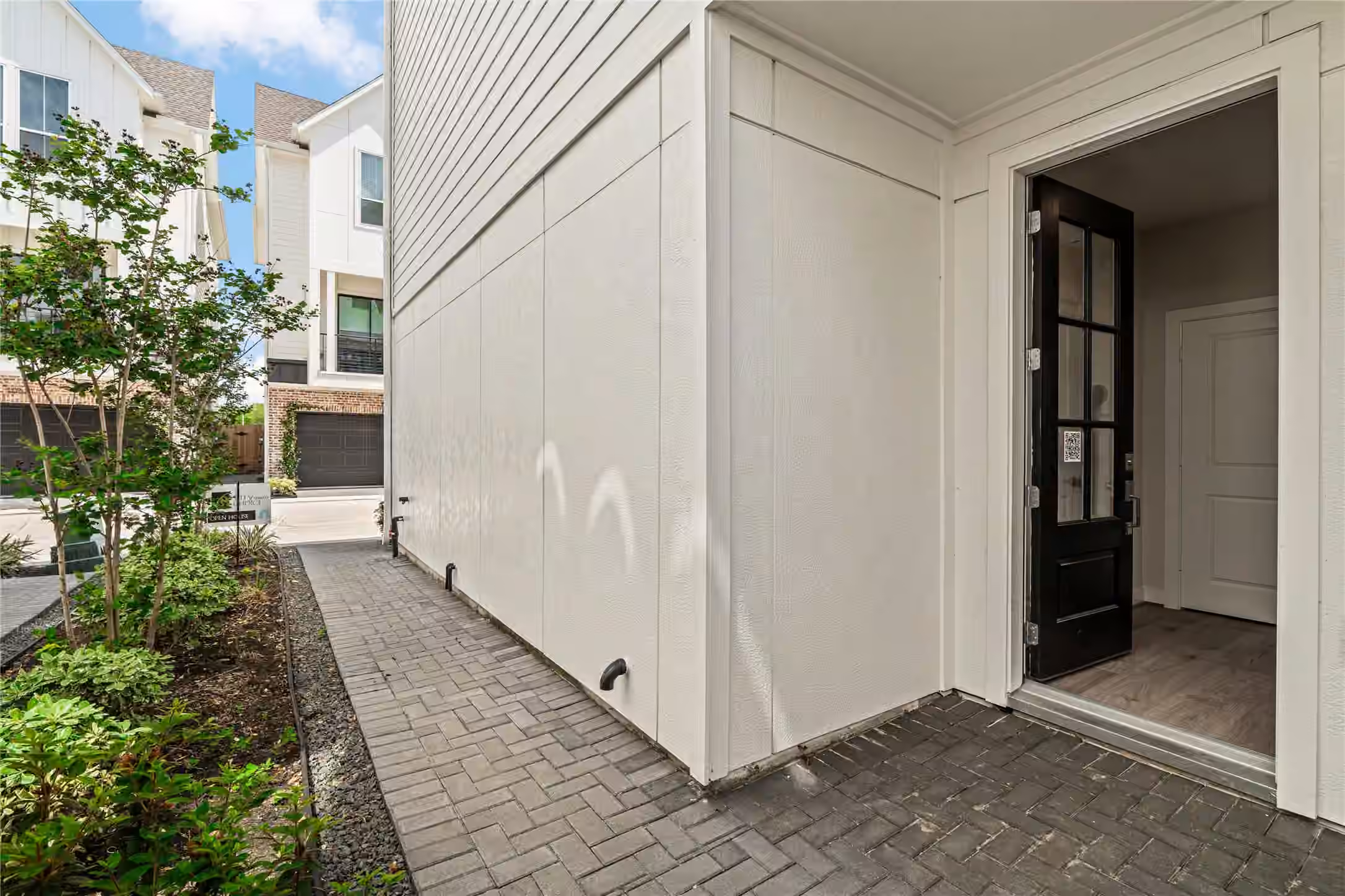 Photo 2 of 10622 Cascade Ledge Lane, Houston, TX