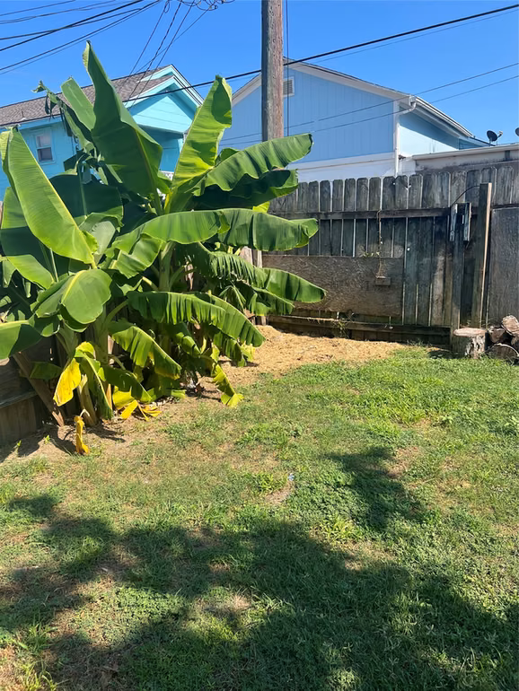 Photo 3 of 5107 Avenue Q 1/2, Galveston, TX
