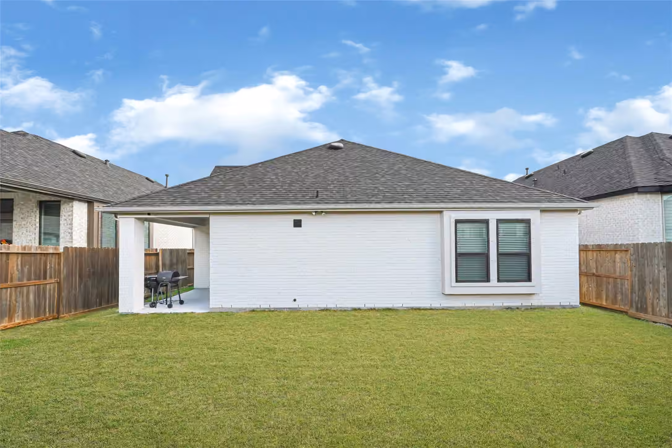 Photo 6 of 12331 Palmetto Dr, Mont Belvieu, TX