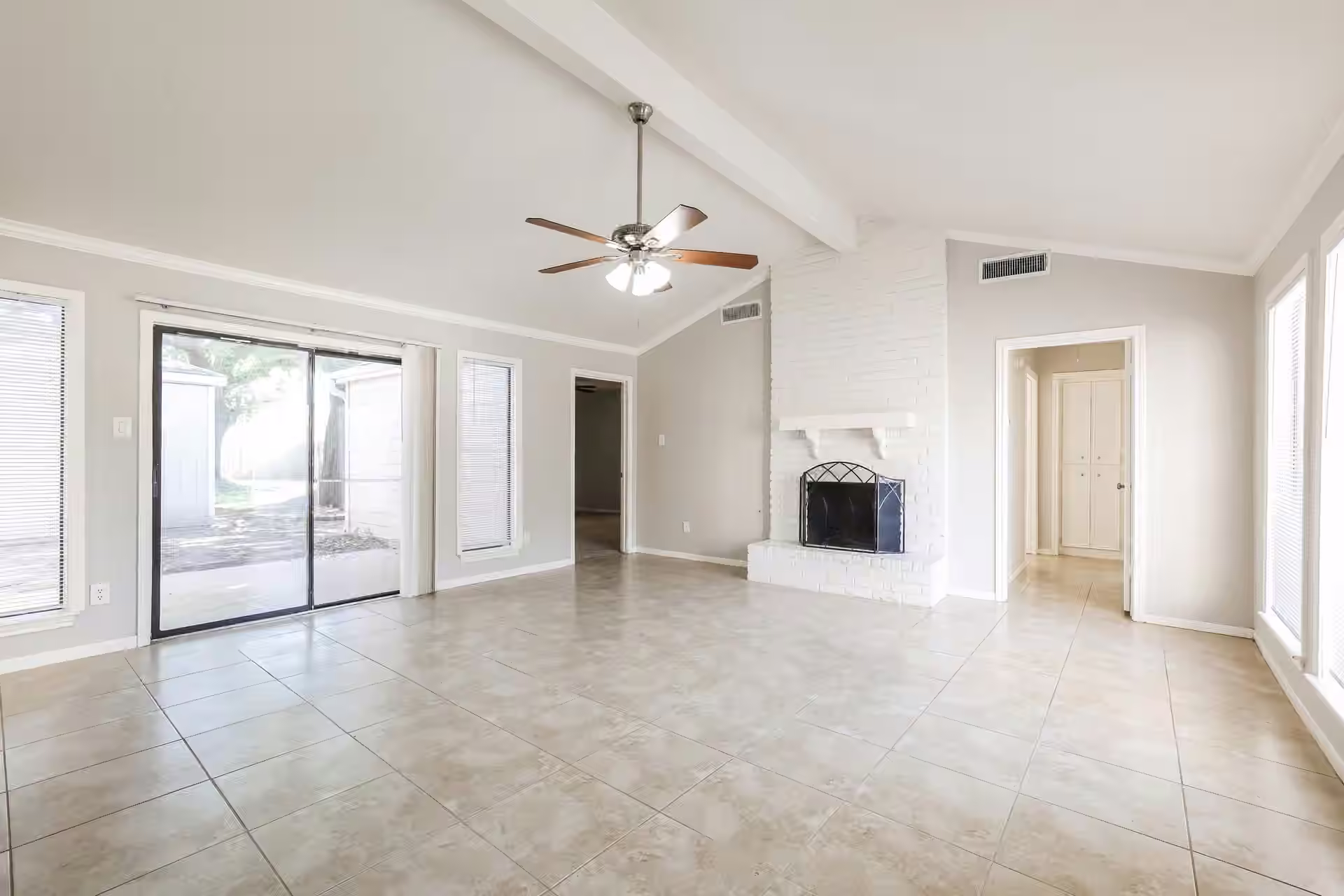 Photo 4 of 6222 Maywood Forest Drive, Houston, TX