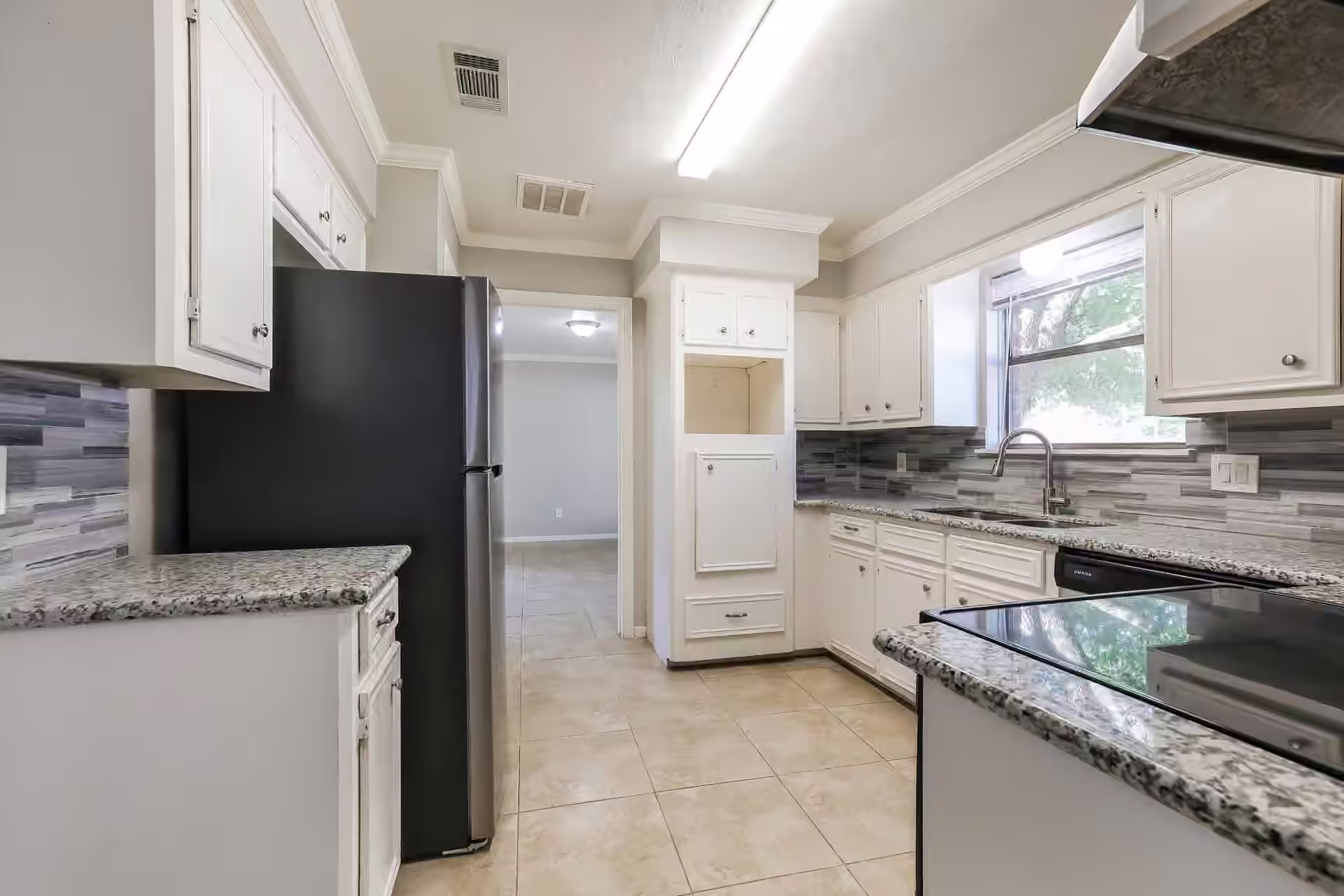 Photo 6 of 6222 Maywood Forest Drive, Houston, TX