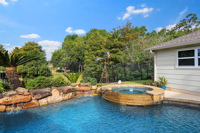 Photo 3 of 8711 Dallam Court, Houston, TX