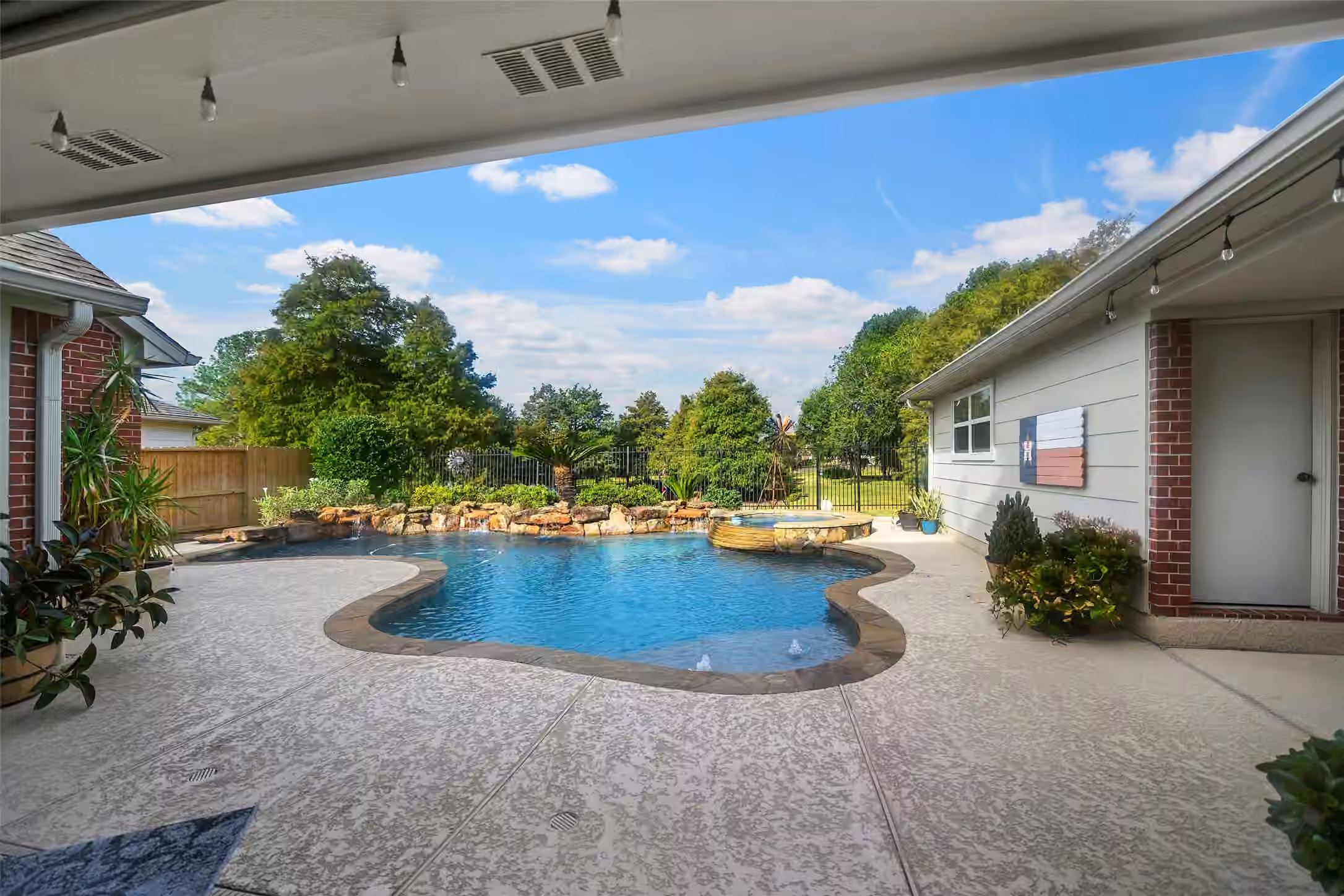 Photo 5 of 8711 Dallam Court, Houston, TX