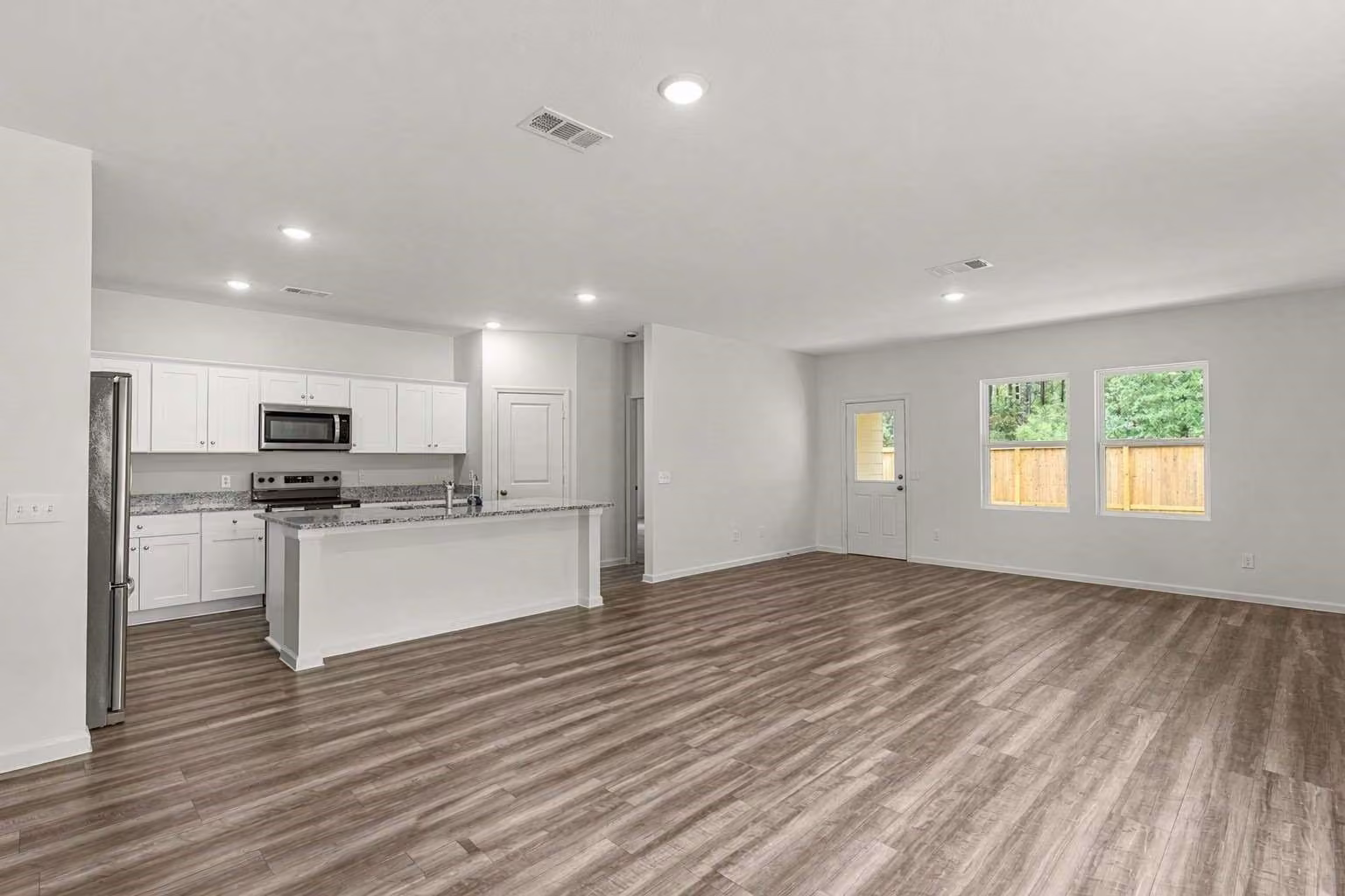 Photo 3 of 3215 Diamond View Lane, Angleton, TX