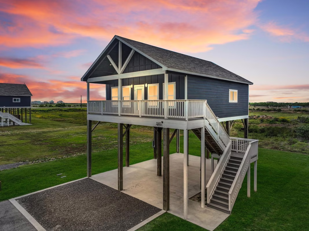 Photo of 1041 Sunset Circle W, Crystal Beach, TX