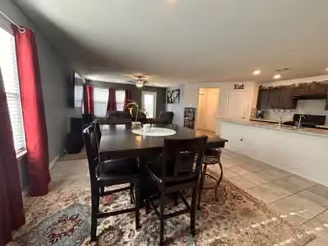 Photo 7 of 2518 Hawthorn Park Court, Houston, TX